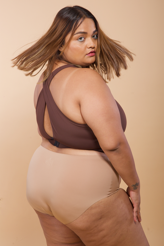 Beige seamless underwear women – Tilt Dune undie, absorbent and leak proof.