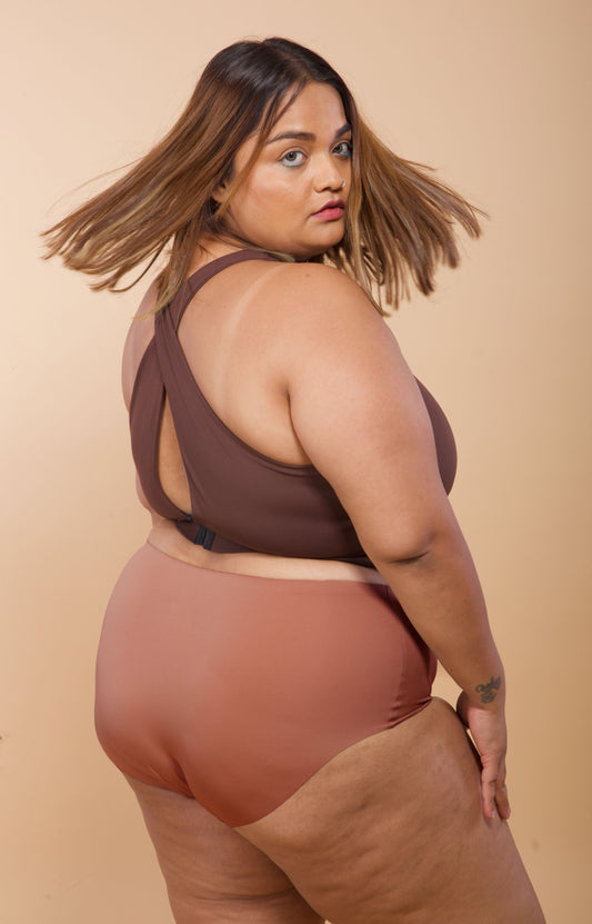 Guláb rose gold seamless underwear for women – breathable and absorbent.